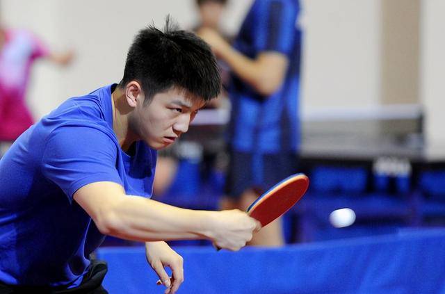 波兰队险胜中国队，王皓点燃赛场