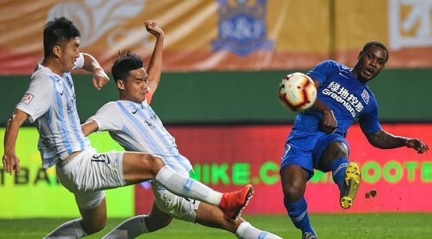 包含广州富力客场逆转上海申花，取得宝贵三分的词条