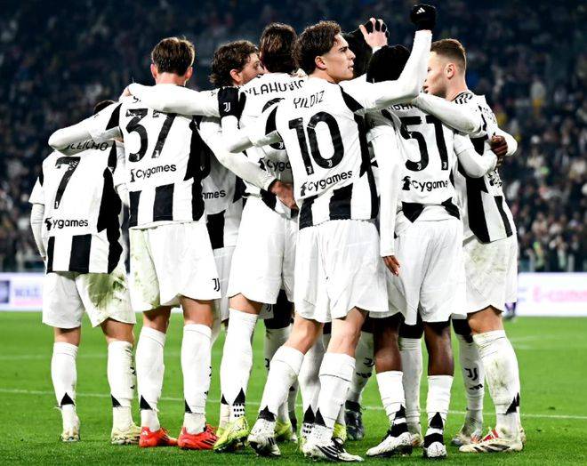 关于尤文图斯新援表现亮眼，助球队稳居榜首的信息