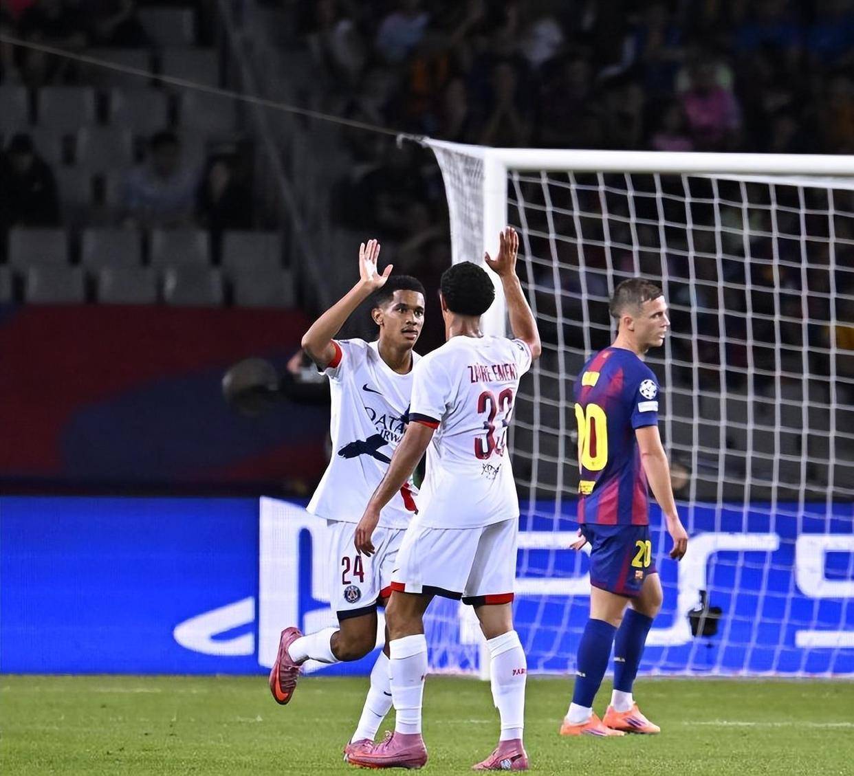 尼斯球员斩获进球,为球队带来胜利 尼斯球员斩获进球,为球队带来胜利