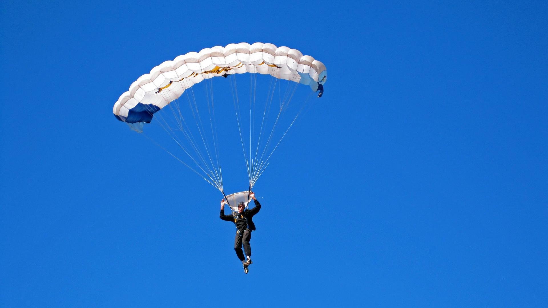 雷霆力克魔术，欧文带队取胜，一场关于领袖与韧性的证明