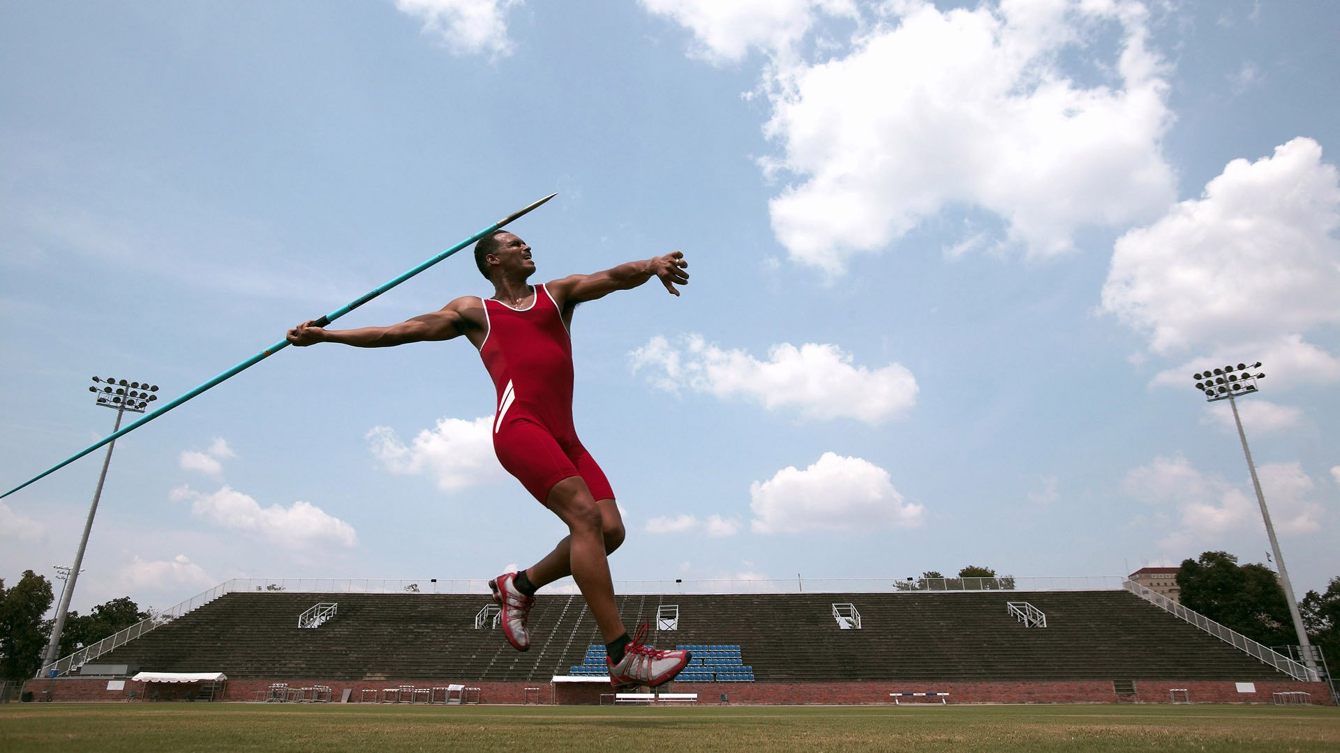 雷霆乍破，米切尔孤胆扛旗，一记绝杀铸就深圳寒夜传奇