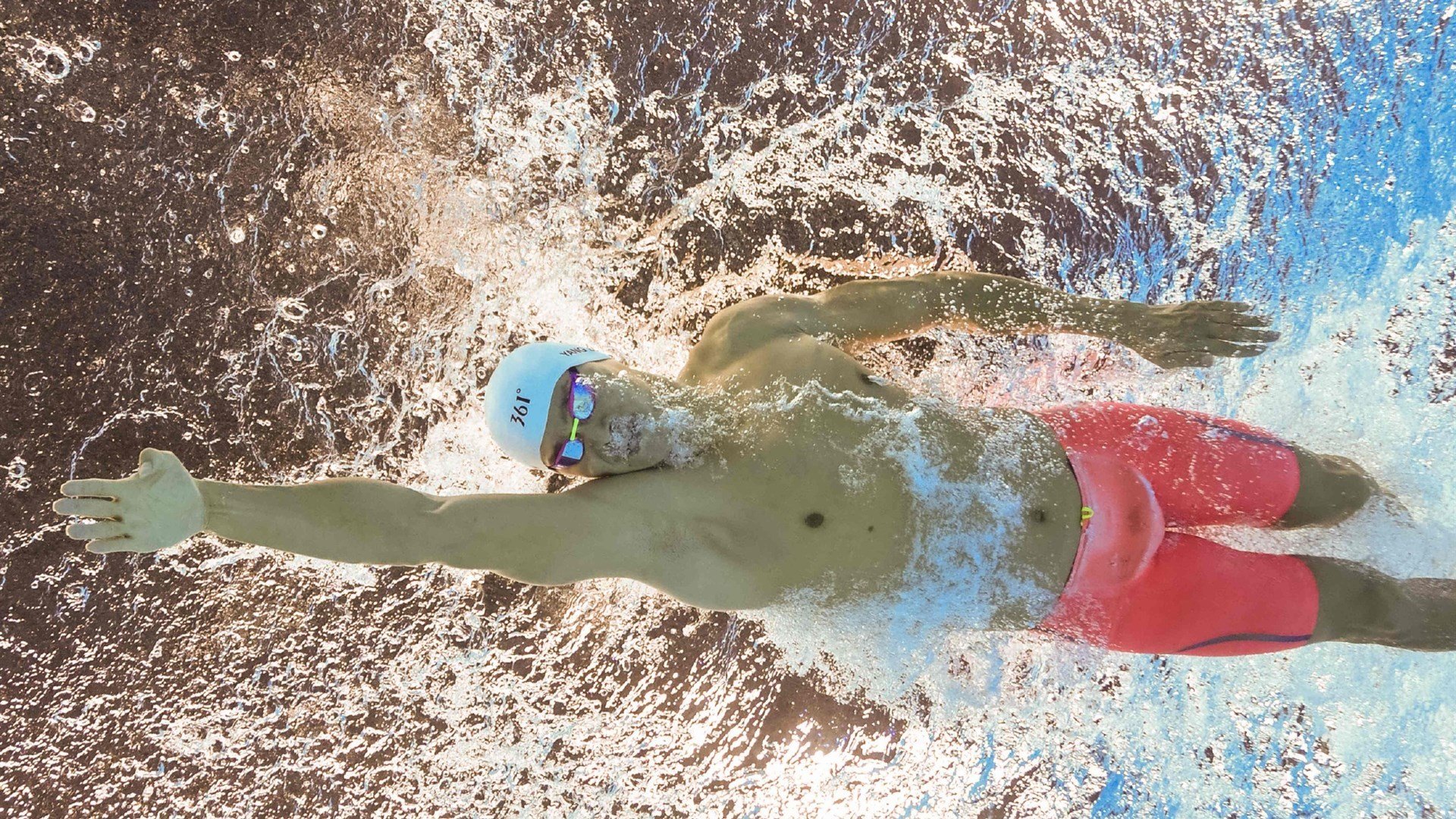 切特·霍姆格伦，当活塞的白色闪电撕裂北京队的防守节奏