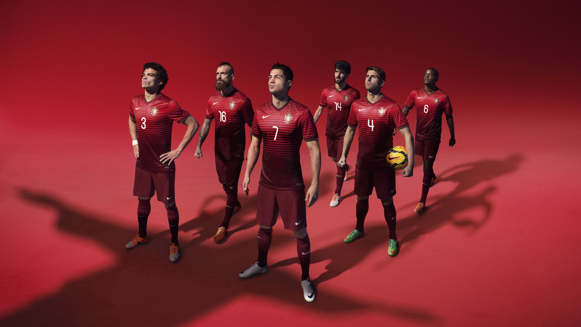 当神话照进现实，希腊战术制霸秘鲁，凯恩化身关键先生书写绿茵传奇